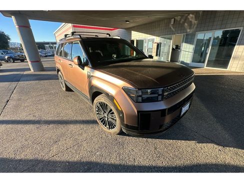 Used 2025 Hyundai Santa Fe Calligraphy image 2