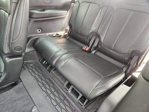 Used 2021 Jeep Grand Cherokee L Limited AWD/4WD image 32