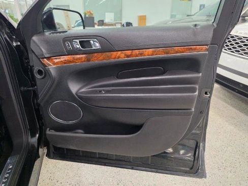 Used 2015 Lincoln MKT AWD image 29