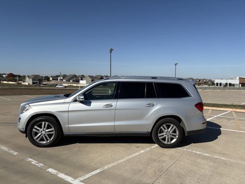 Used 2015 Mercedes-Benz GL 450 4MATIC image 2