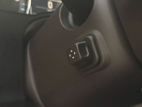 Used 2015 Chevrolet Suburban LT AWD/4WD image 13