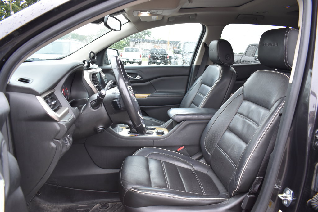 Used 2017 GMC Acadia Denali w/ Technology Package AWD/4WD image 6
