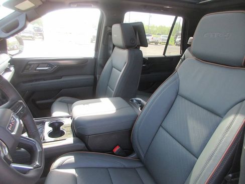 New 2026 GMC Yukon AT4 image 11