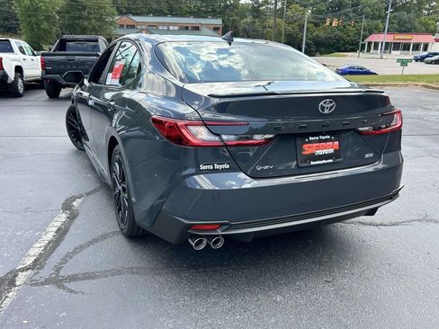 New 2026 Toyota Camry Hybrid FWD image 5