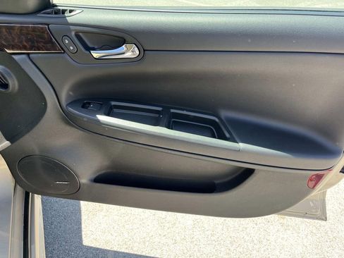 Used 2012 Chevrolet Impala LTZ FWD image 20