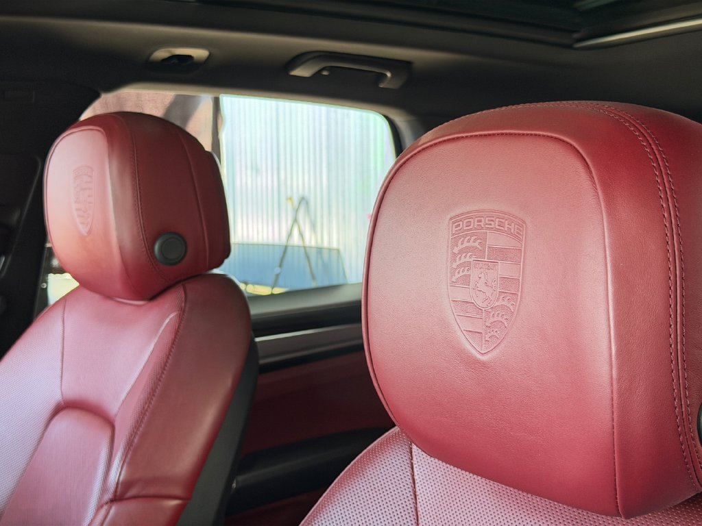 Used 2022 Porsche Cayenne Platinum Edition AWD/4WD image 32
