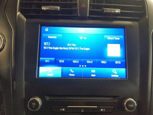 Used 2018 Ford Fusion SE w/ Equipment Group 201A FWD image 25