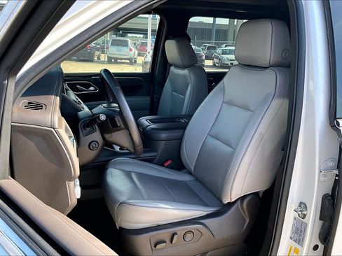 Used 2022 GMC Yukon SLT w/ SLT Premium Package image 8