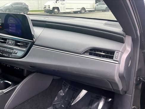 Used 2024 Lexus ES 300h w/ Premium Package image 19