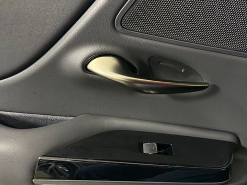 Certified 2025 Lexus ES 300h w/ Premium Package image 25