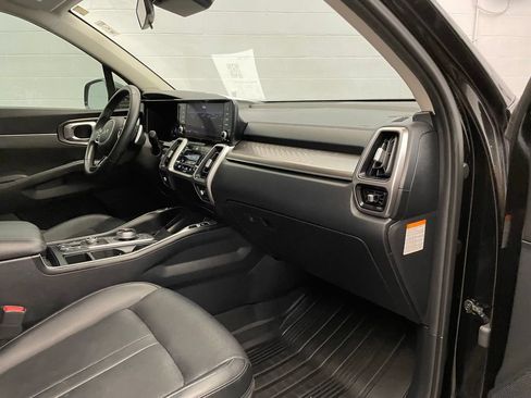 Used 2022 Kia Sorento S FWD image 26