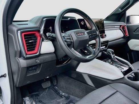 Used 2024 GMC Canyon AT4X AWD/4WD image 9