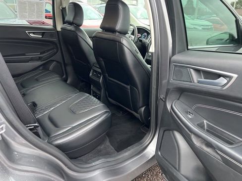 Used 2024 Ford Edge Titanium image 11