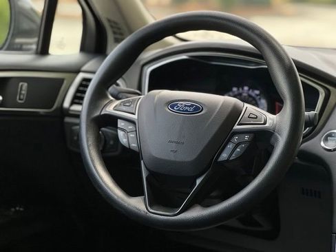 Used 2019 Ford Fusion SE AWD/4WD image 28
