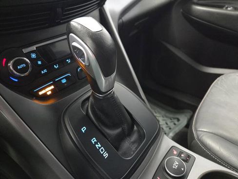 Used 2015 Ford Escape SE w/ Equipment Group 201A image 21