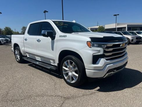 Used 2025 Chevrolet Silverado 1500 High Country w/ High Country Premium Package AWD/4WD image 1