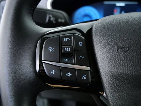 Certified 2025 Ford Escape Platinum AWD/4WD image 24