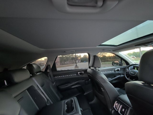 Used 2024 Kia Sorento S w/ Panoramic Sunroof Package FWD image 7