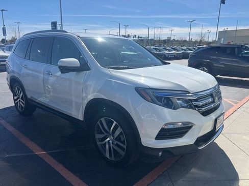 Used 2017 Honda Pilot Touring image 6