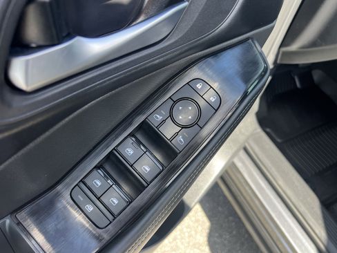 Certified 2025 Nissan Rogue SV w/ SV Premium Package FWD image 21