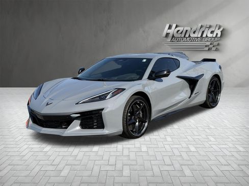 Used 2025 Chevrolet Corvette E-Ray AWD/4WD image 5