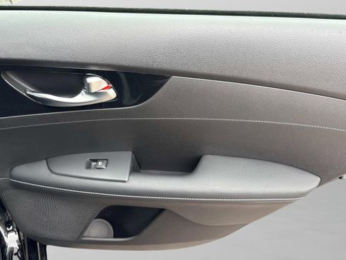 Used 2023 Kia Forte GT-Line w/ GT-Line Premium Package image 18