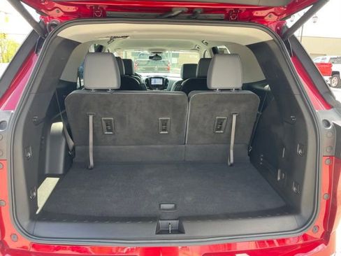 Used 2021 Chevrolet Traverse Premier FWD image 41
