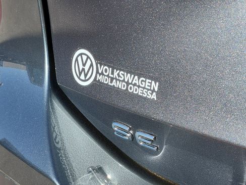 Certified 2025 Volkswagen Tiguan SE image 10