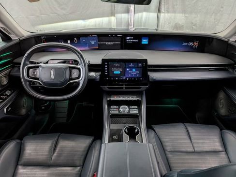 Certified 2025 Lincoln Nautilus Reserve image 35