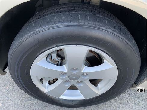 Used 2013 Dodge Grand Caravan SE FWD image 19