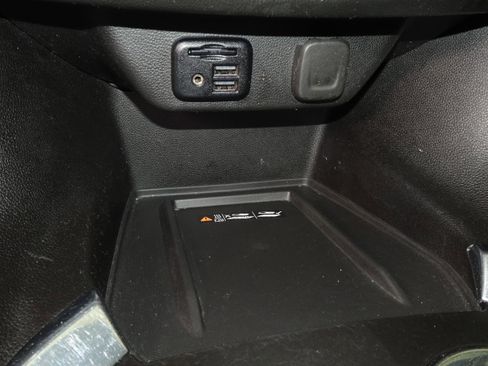 Used 2023 Chevrolet Traverse RS image 59