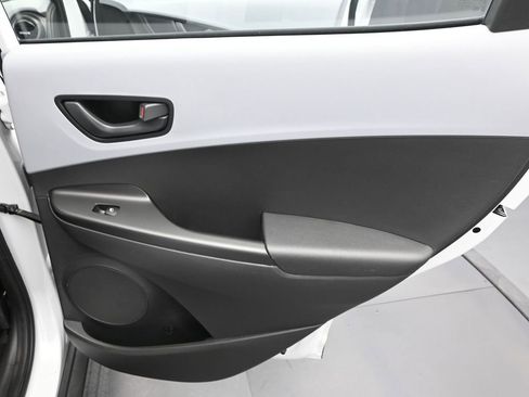 Used 2020 Hyundai Kona SE image 11