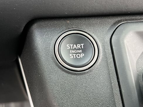 Used 2025 Land Rover Defender 110 S image 29