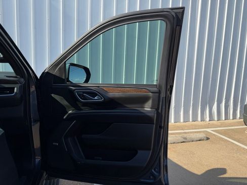 Used 2021 Chevrolet Tahoe High Country w/ Premium Package RWD image 24