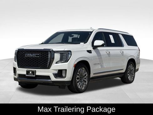 Used 2023 GMC Yukon XL Denali Ultimate AWD/4WD image 5