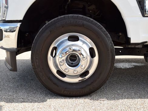 Used 2024 Ford F350 Lariat AWD/4WD image 23
