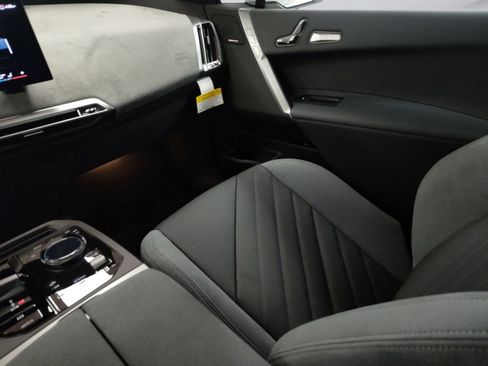 New 2026 BMW iX xDrive60 w/ M Sport Package image 25