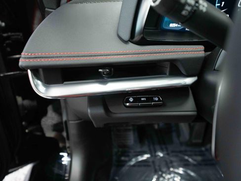 Used 2020 Chevrolet Corvette Stingray Preferred Cpe w/ 2LT Preferred Equipment Group RWD image 11