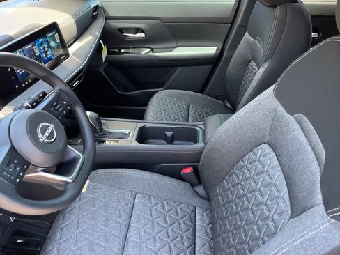 New 2026 Nissan Kicks SV w/ Cold Weather Package FWD image 17