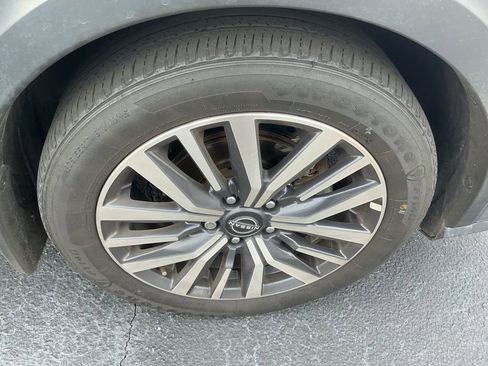 Used 2022 Nissan Kicks SV image 12