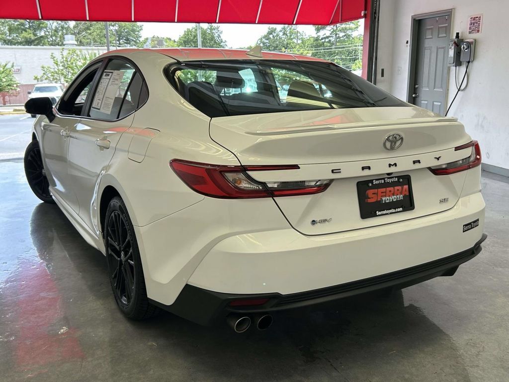 Certified 2025 Toyota Camry SE FWD image 5