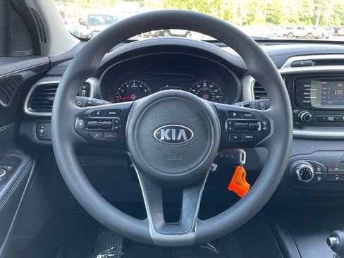 Used 2017 Kia Sorento AWD image 13