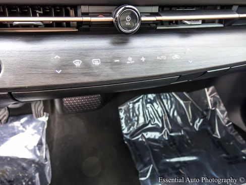 Used 2023 Nissan Ariya AWD image 19