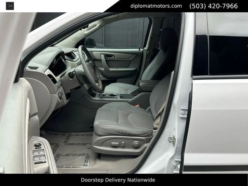 Used 2017 Chevrolet Traverse LS AWD/4WD image 16