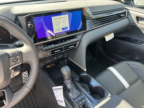 New 2026 Toyota Camry Hybrid FWD image 30