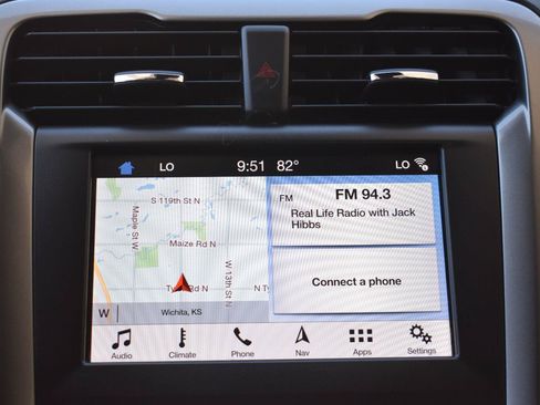 Used 2019 Ford Fusion SEL FWD image 5