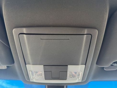 Used 2016 Ford Taurus Limited w/ Equipment Group 301A FWD image 19