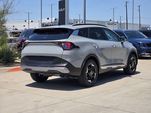 New 2026 Kia Sportage EX FWD image 4