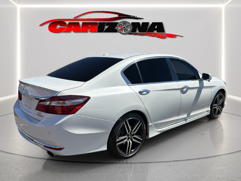 Used 2017 Honda Accord Touring image 5