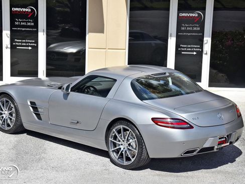 Used 2011 Mercedes-Benz SLS AMG Coupe image 30